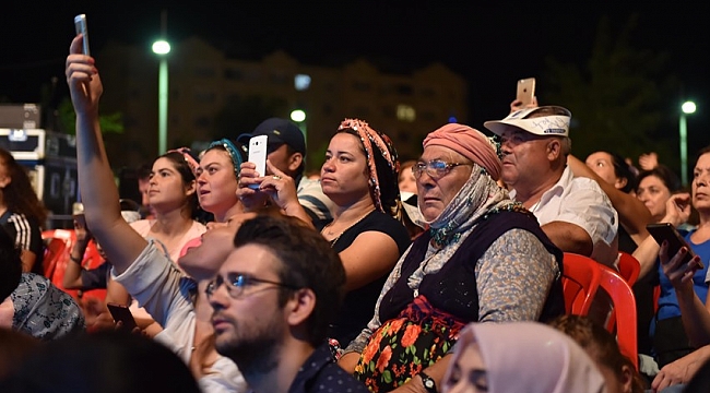 Ayvacıklı Depremzedeler Festivalde Moral Depoladı…