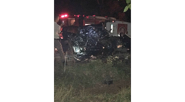 Çanakkale'de meydana gelen trafik kazasında 3 kişi öldü.