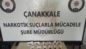 Cezaevine uyuşturucu sokmak isterken yakalandı