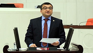 CHP'li ÖZ:"18 Mart Deniz Zaferi Ve Şehitlerimizi Anma Günüdür. Akp'nin Siyasi Şov Günü Değildir"