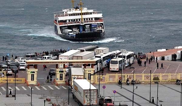 Gestaş Bayram Tatilinin ilk gününde 456 sefer yaptı. 17244 araç taşıdı.