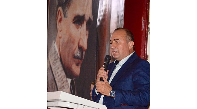 Millete Yakın Olmayı Atlet ile Fotoğraf Vermek Sandılar