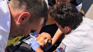 Motorsikletin çarptığı yaşlı adam yaralandı