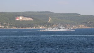 Rus savaş gemisi Çanakkale Boğazı'ndan geçti