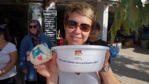 Sokak hayvanları için su ve mama kabı dağıttılar