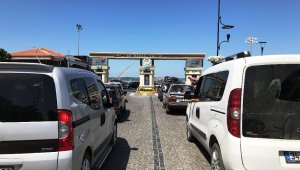 Tatilcilerin feribot çilesi başladı