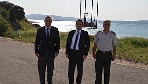 Vali Orhan Tavlı, 1915 Çanakkale Köprüsü İnşaat Alanında İncelemelerde Bulundu