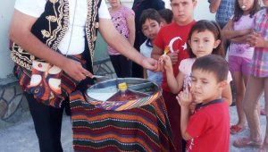 5 yıl önce oğlunu kaybeden baba çocukları sevindirdi