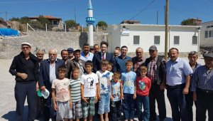 Ayvacık Kaymakamı Hakyemez ve AFAD İl Müdürü Yılmaz afetzedelerle bayramlaştı