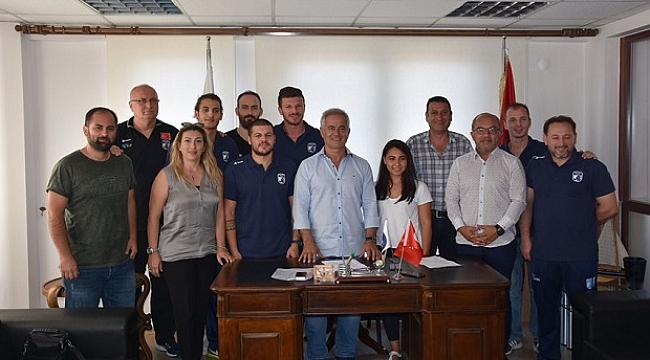 Belediyespor Teknik Heyeti Sözleşme Yeniledi...