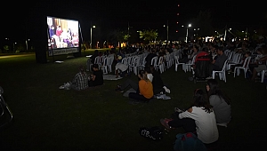 Çanakkale Belediyesi Açık Hava Sinema Geceleri Devam Ediyor...