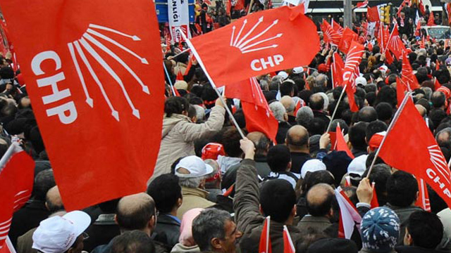 CHP'de iptal edilen İsmetpaşa ve ertelenen Cevatpaşa ile Barbaros Mahallesi delege seçimleri devam ediyor.
