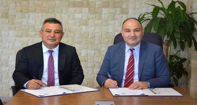 Ebeler için Güncel Yaklaşımlarla Doğuma Bakış Eğitimi Konulu İşbirliği Protokolü imzalandı