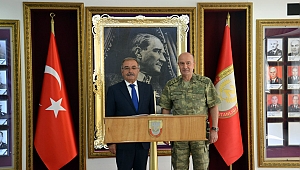 Gelibolu Belediye Başkanı Özacar'dan Korgeneral Aksakallı'ya ziyaret