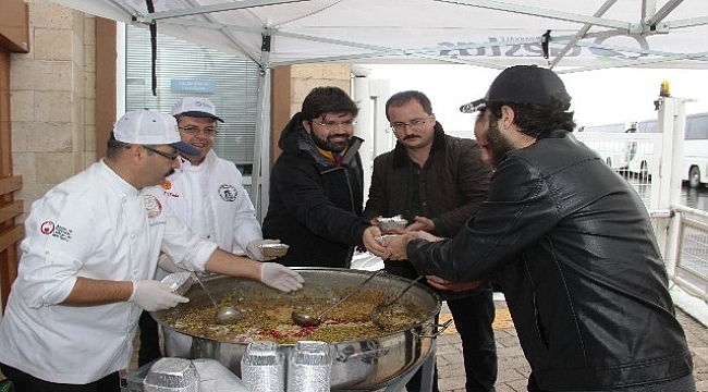 GESTAŞ A.Ş.'den vatandaşlara aşure ikramı