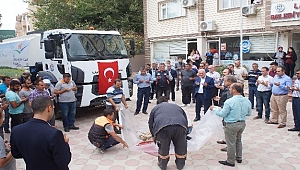 Lapseki Belediyesi yol süpürme aracını hizmete soktu