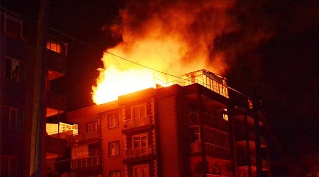Lapseki'de Evde Yangın Çıktı, Ev Küle Döndü...