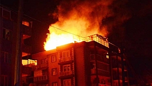 Lapseki'de Evde Yangın Çıktı, Ev Küle Döndü...