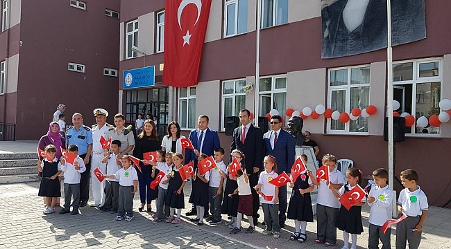 Lapseki'de İlköğretim Haftası kutlamaları