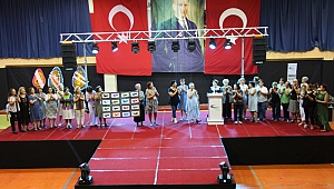 "Nazilli Sümerbank Basma Fabrikası" temalı defile büyük ilgi gördü