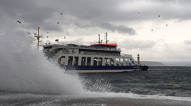 Olumsuz Hava Şartları, Feribot Seferlerini Etkiledi! 2 Gün O Seferler İptal Edildi...