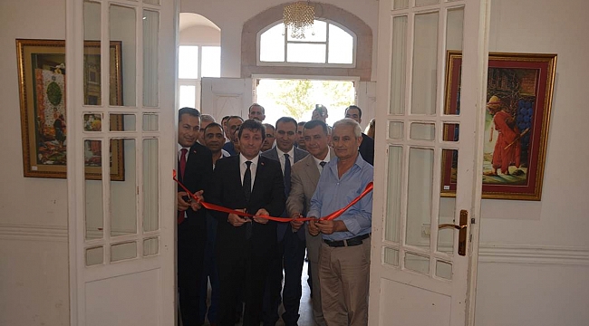 Osmanlı Katı Sanatı ve Üç Boyutlu Kabartma Tablolar Sergisi Açıldı