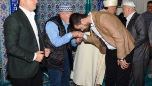 Turan, Bayram namazını Subaşı köyünde kıldı