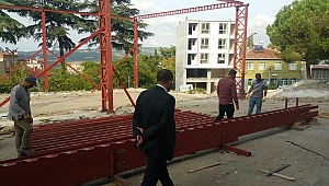 "Umurbey Kapalı Pazar Yeri Çalışmaları Başladı"