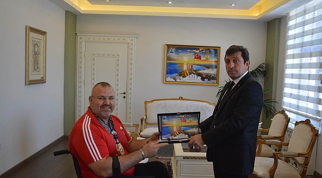 Vali Orhan TAVLI, Başarılı Milli Sporcuyu Tebrik Etti