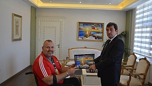Vali Orhan TAVLI, Başarılı Milli Sporcuyu Tebrik Etti