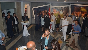 Vali Orhan Tavlı, kamu görevlileri ve halkla bayramlaştı...