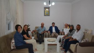 Vali Orhan Tavlı, şehit ailesi ve gazilere bayram ziyaretlerinde bulundu