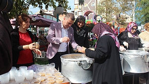 Ak Parti Çan İlçe Teşkilatından Vatandaşa Aşure İkramı