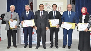 "Beyaz Bayrak" ve "Beslenme Dostu Okul" sertifika dağıtım töreni düzenlendi