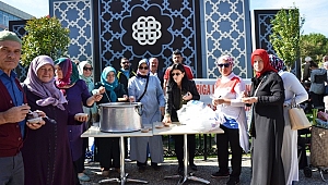 Biga Karate Gençlik Spor Kulübü aşure dağıttı...