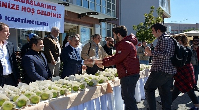 ÇOMÜ Kantinciler Derneği'nden 'Üniversitenize Hoşgeldiniz' etkinliği