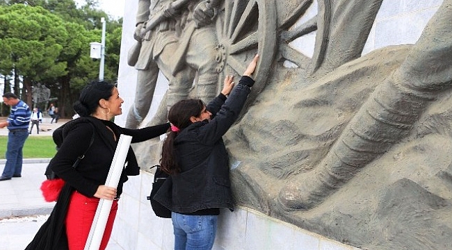 Gelibolu Yarımadası'nda görme ve işitme engelli ziyaretçiler ağırlandı