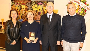 Hakim Nesrin Kaya'ya veda yemeği düzenlendi