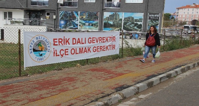 Kepez halkından ilçe olmak için ilginç afişler