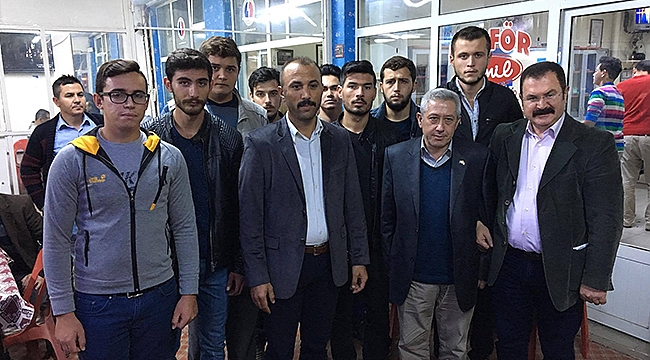 Metin Savaş imza günü için Çan'da