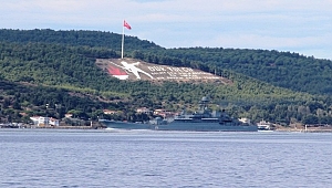 Rus savaş gemisi Çanakkale Boğazı'ndan geçti