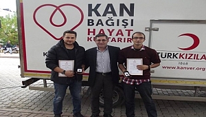 Türk Kızılayına kan bağışında bulunan 43 kişiye madalya