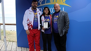 Turkcell Gelibolu Maratonu'nda Dünya Şampiyonu Mizgin Ay'a plaket