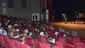 Ukraynalı Botvinov piyano resitali sundu