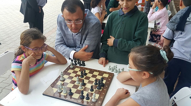 Umurbey Belediyesi 29 Ekim Cumhuriyet Satranç Turnuvası başladı.
