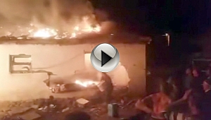 Yangın Ağılda Başladı.. 2 Eve Sıçradı.. Hayvanlar Telef Oldu! İşte O Anlar...