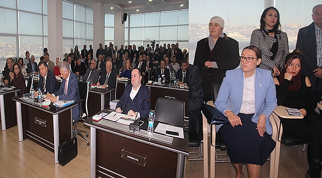 AK Parti Çanakkale İl Teşkilatı Belediye Meclisinde...