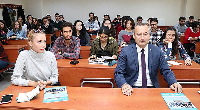 Çanakkale Barosu Başkanı Av. Bülent Şarlan, Üniversite öğrencilerine ders verdi