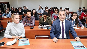 Çanakkale Barosu Başkanı Av. Bülent Şarlan, Üniversite öğrencilerine ders verdi