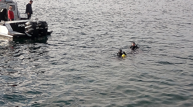  Çanakkale'de İskelede Erkek Cesedi Bulundu...